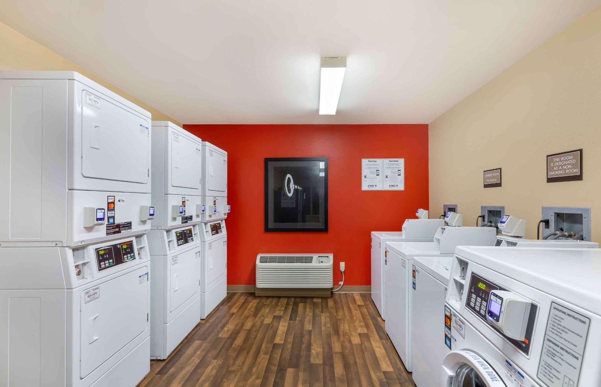 Extended Stay America Suites - Cleveland - Brooklyn Bagian luar foto
