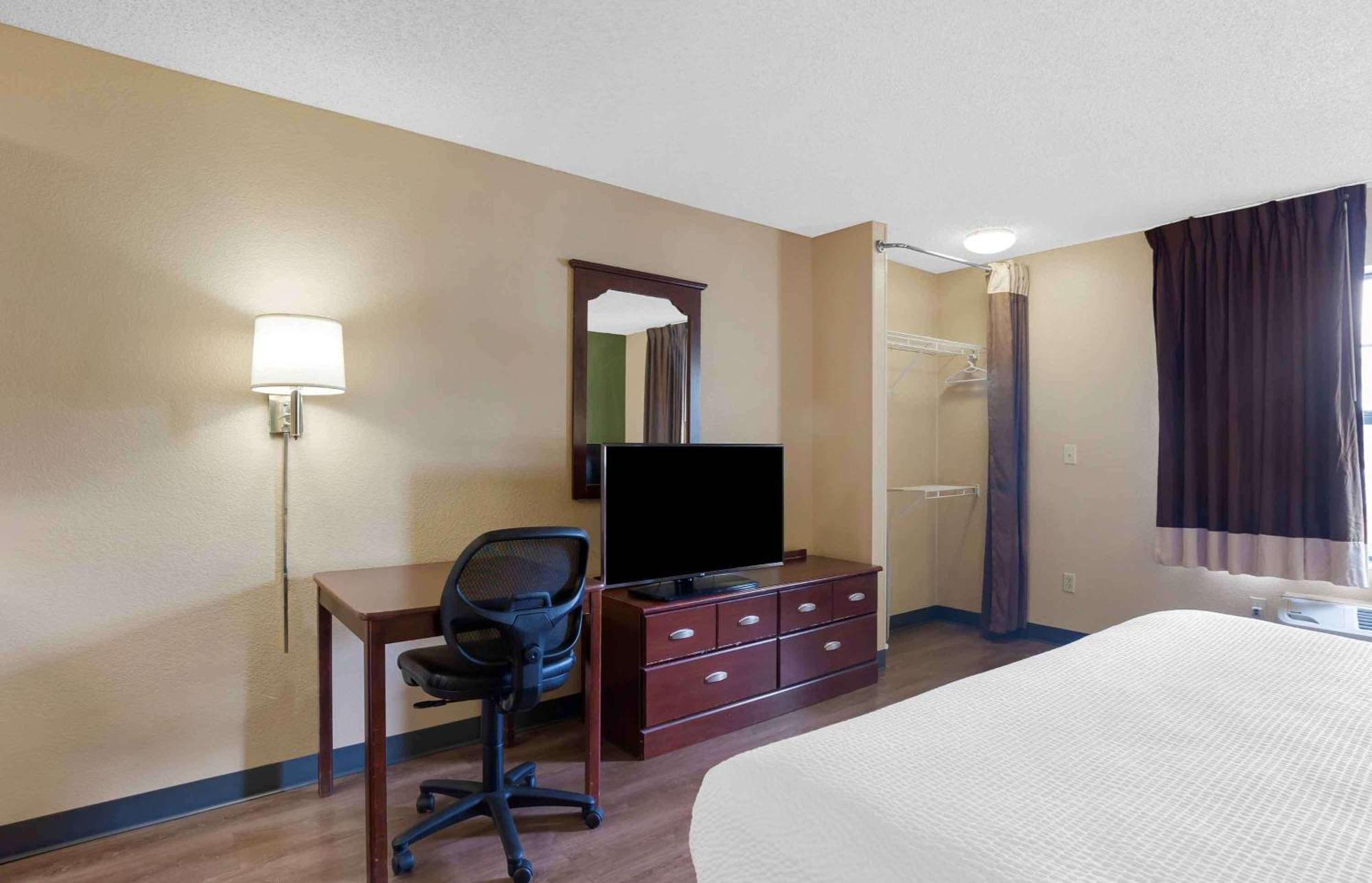 Extended Stay America Suites - Cleveland - Brooklyn Bagian luar foto