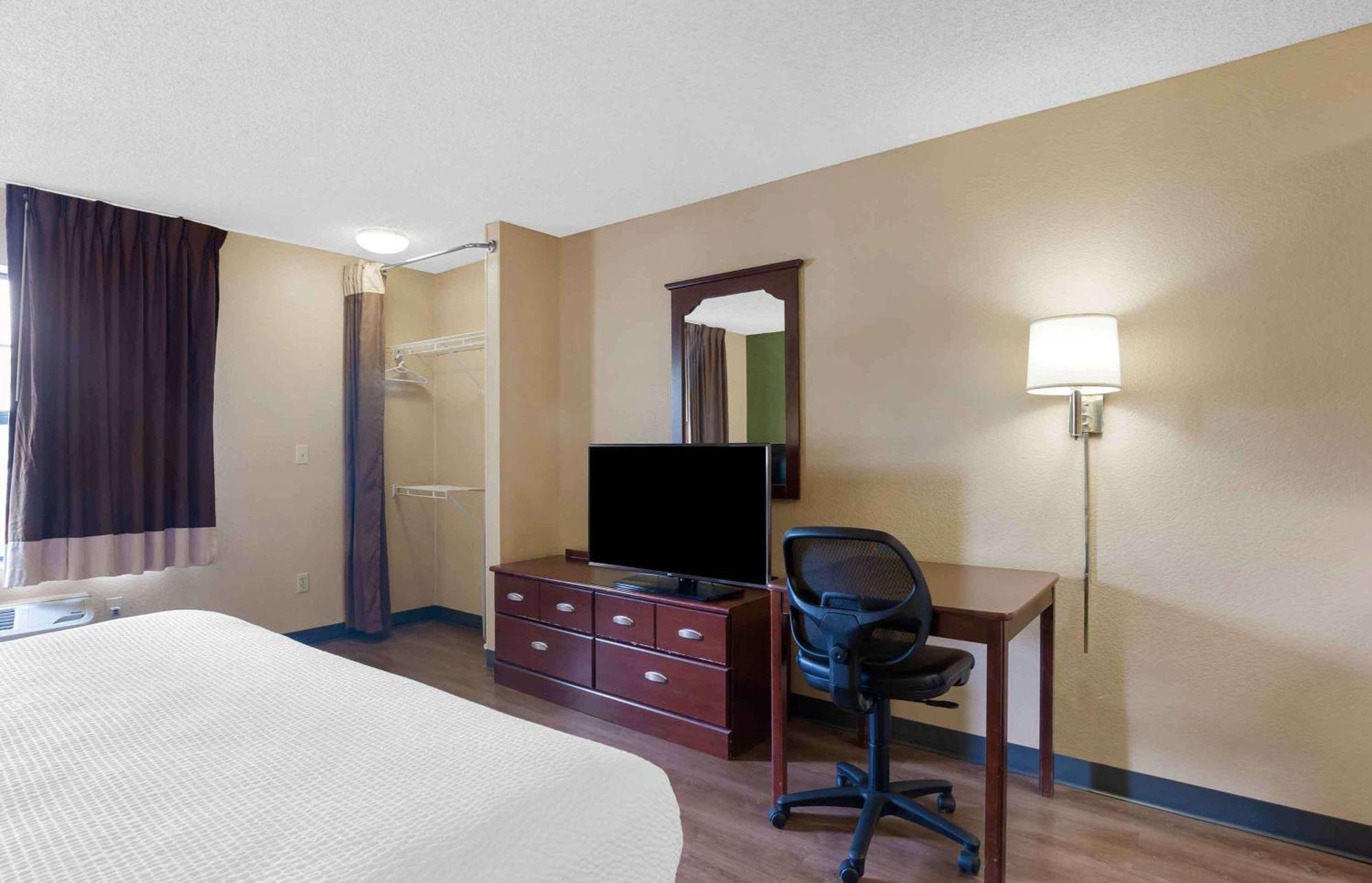 Extended Stay America Suites - Cleveland - Brooklyn Bagian luar foto