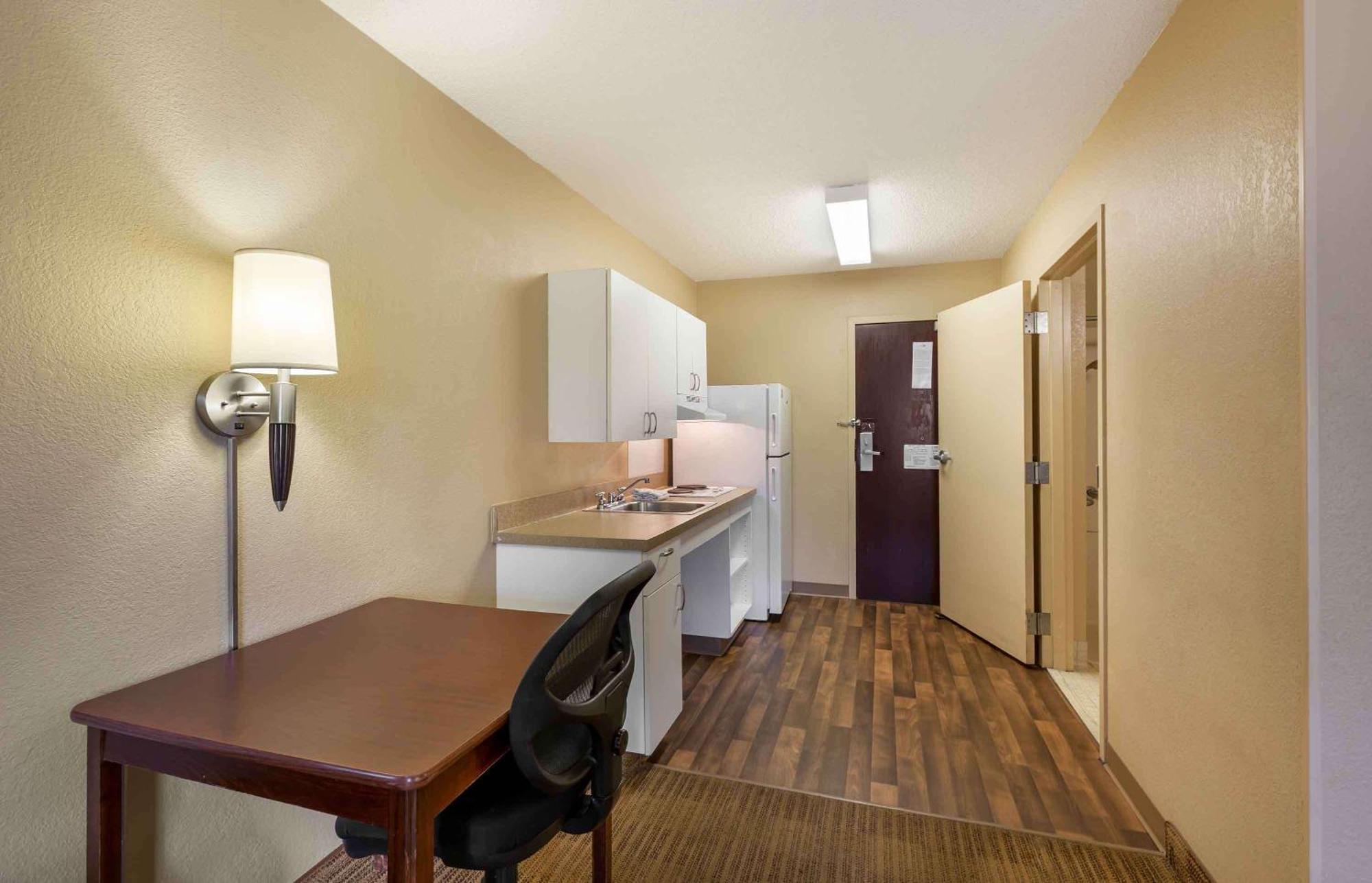 Extended Stay America Suites - Cleveland - Brooklyn Bagian luar foto